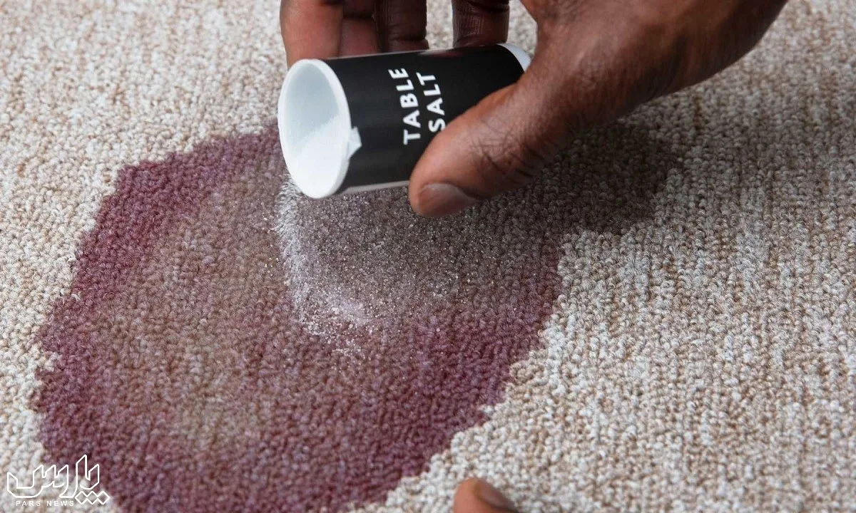 چگونه لکه لاک ناخن را از روی لباس و فرش پاک کنیم